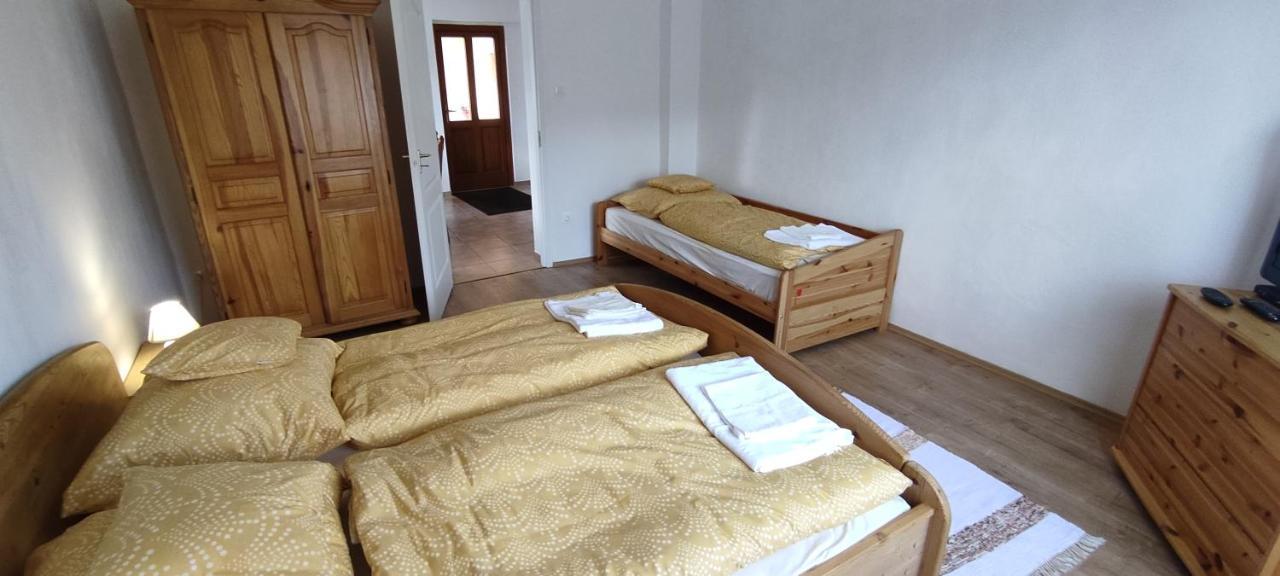 Andrea Vendeghaz Villa Egerszolat Buitenkant foto