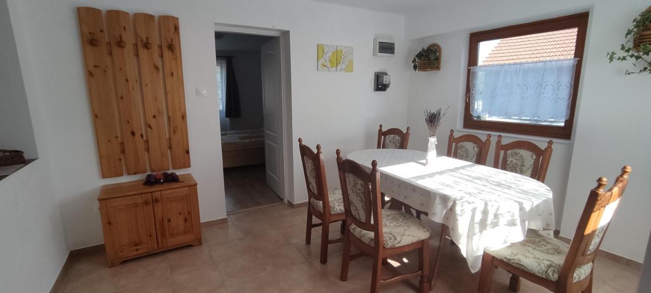 Andrea Vendeghaz Villa Egerszolat Buitenkant foto